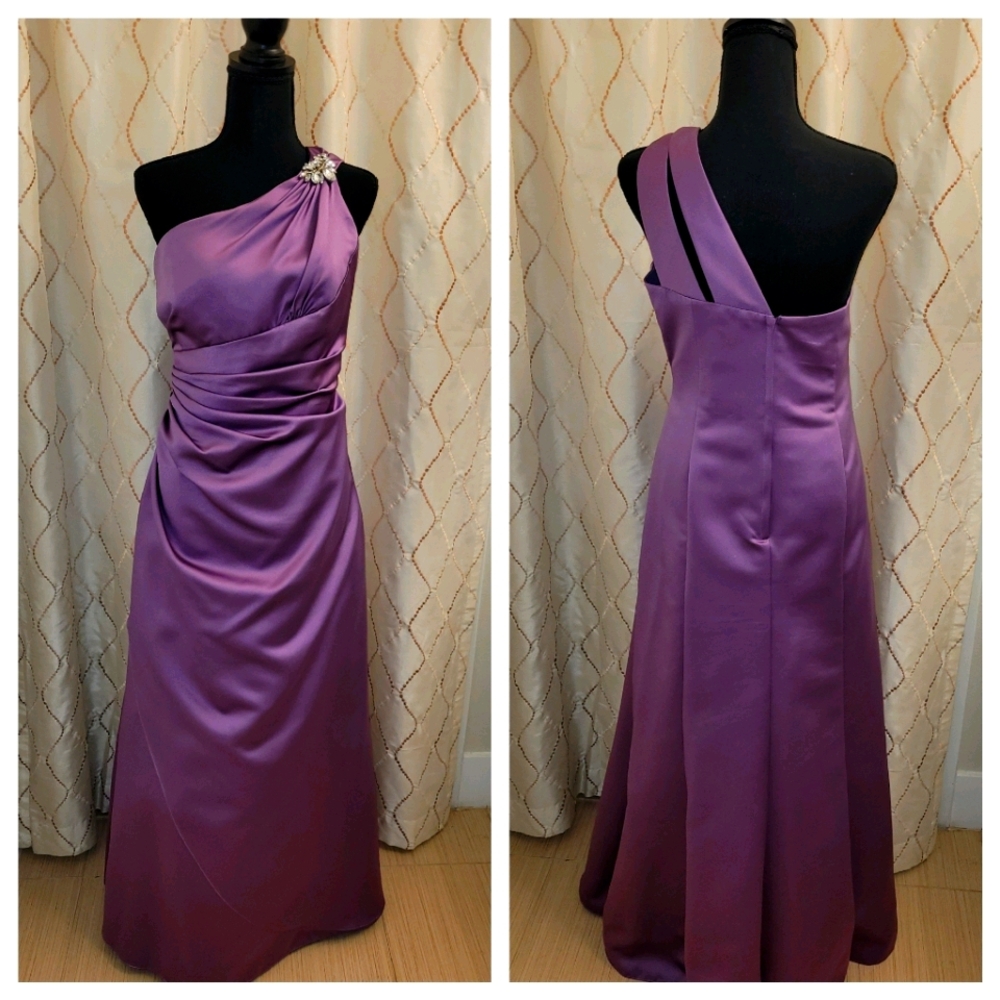 Beautiful Lavender Bridesmaid Gown